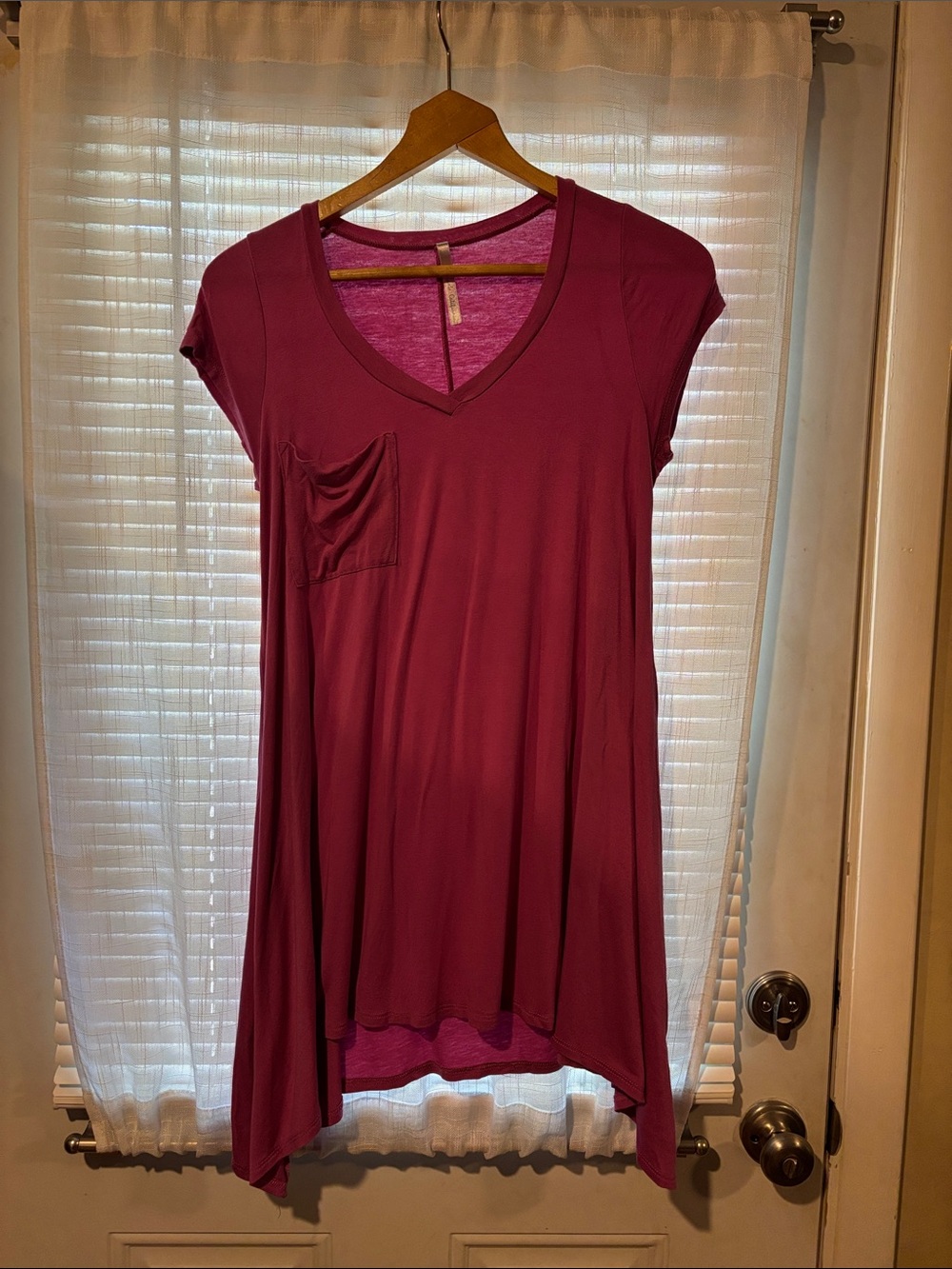 Relaxed V-Neck Pocket Swing Tunic in Raspberry